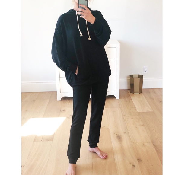 TELLURIDE Black Loungewear Hoodie & Joggers Set - Picture 2 of 12
